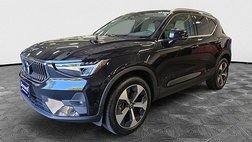 2023 Volvo XC40 B5 Plus Bright Theme