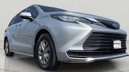 2022 Toyota Sienna LE 8-Passenger