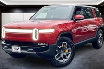 2023 Rivian R1S Adventure