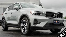 2025 Volvo XC40 B5 Plus Bright Theme