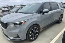 2023 Kia Carnival EX