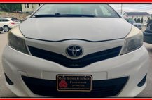 2013 Toyota Yaris LE 5-Door AT