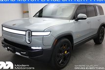 2023 Rivian R1S Adventure
