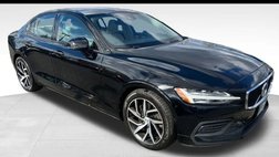 2020 Volvo S60 T6 Momentum