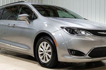 2017 Chrysler Pacifica Touring Plus
