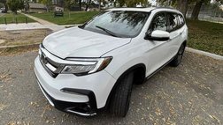 2021 Honda Pilot Touring w/Rear Captain's Chairs