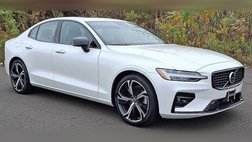 2024 Volvo S60 B5 Plus Dark Theme