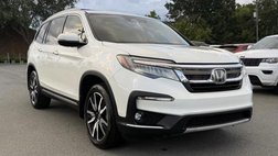 2019 Honda Pilot Touring w/Rear Captain's Chairs