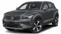 2025 Volvo XC40 B5 Plus Dark Theme