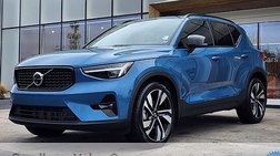 2023 Volvo XC40 B5 Ultimate Dark Theme