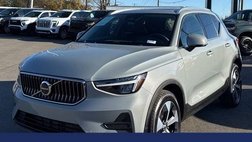 2025 Volvo XC40 B5 Core Bright Theme