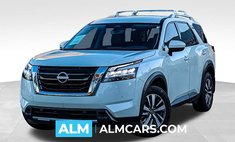 2024 Nissan Pathfinder SL