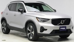 2023 Volvo XC40 B5 Plus Dark Theme