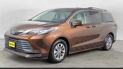 2023 Toyota Sienna LE 8-Passenger
