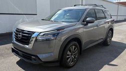 2022 Nissan Pathfinder SV