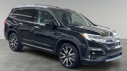 2022 Honda Pilot Touring w/Rear Captain's Chairs