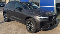 2025 Volvo XC60 B5 Core Dark Theme