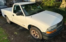 2002 Chevrolet S-10 LS