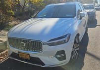 2023 Volvo XC60 B6 Ultimate Bright Theme