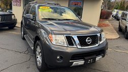2012 Nissan Pathfinder LE