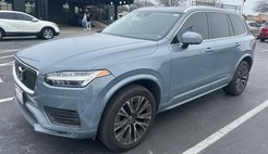 2020 Volvo XC90 T6 Momentum 6-Passenger