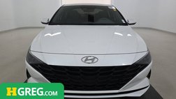 2022 Hyundai Elantra SE