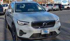 2025 Volvo XC40 B5 Core Bright Theme
