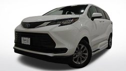 2023 Toyota Sienna LE 8-Passenger