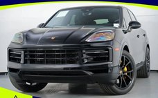 2024 Porsche Cayenne Base
