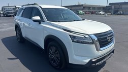 2022 Nissan Pathfinder SV