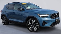 2025 Volvo XC40 B5 Plus Dark Theme