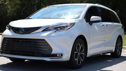 2025 Toyota Sienna Platinum 7-Passenger
