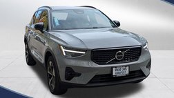 2024 Volvo XC40 B5 Plus Dark Theme