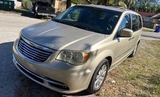 2014 Chrysler Town and Country Touring