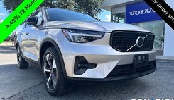 2023 Volvo XC40 B4 Plus Dark Theme