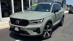2023 Volvo XC40 B5 Plus Dark Theme