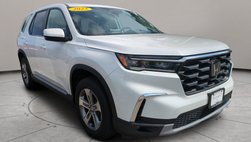 2023 Honda Pilot EX-L w/Rear Captain's Chairs
