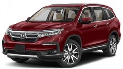 2022 Honda Pilot Touring w/Rear Captain's Chairs