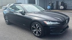 2023 Volvo S60 B5 Plus Dark Theme