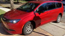 2025 Chrysler Voyager LX