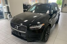 2022 Volvo XC90 T6 Momentum 7-Passenger