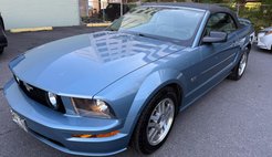 2005 Ford Mustang GT Deluxe