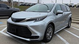 2024 Toyota Sienna LE 8-Passenger