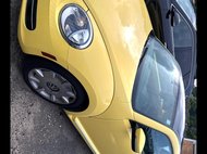2013 Volkswagen Beetle 2.5L w/Sunroof Sound & Nav
