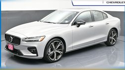 2023 Volvo S60 B5 Plus Dark Theme