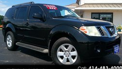 2011 Nissan Pathfinder LE