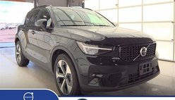 2025 Volvo XC40 B5 Plus Dark Theme