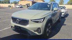 2025 Volvo XC40 B5 Plus Bright Theme