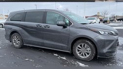 2025 Toyota Sienna LE 8-Passenger