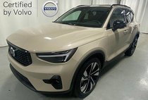2025 Volvo XC40 B5 Ultra Dark Theme